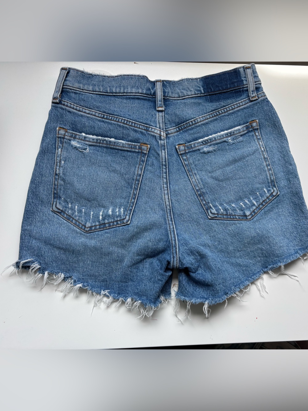 Abercrombie & Fitch The ‘4” Mom Short’ High Rise Denim Shorts | Size 2 - Picture 2 of 4